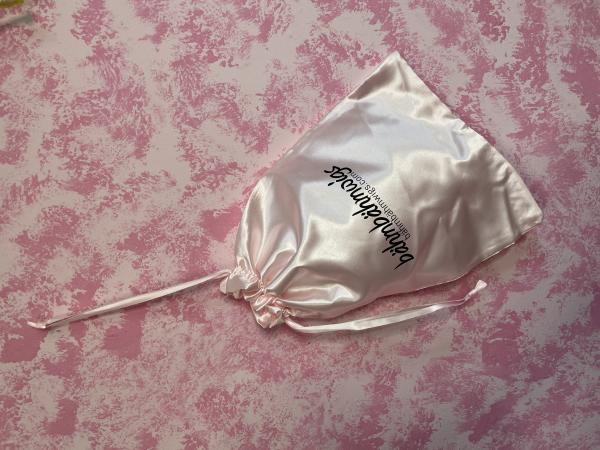 SEIDENSÄCKE FÜR WIGS / Verpackungen